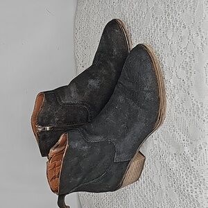 Vepose black suede leather heeled ankle boots booties sz 8